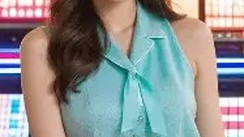 白百何与帅气男士同框照引关注，无名指戒指引发领证传闻