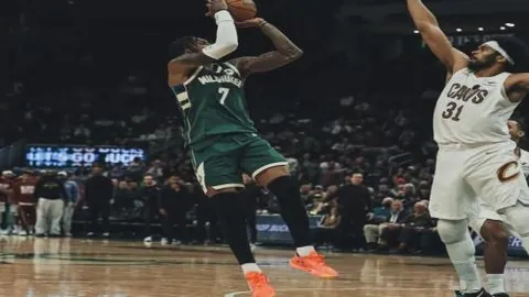 布登面临太阳队执教挑战，未来赛季去向未决